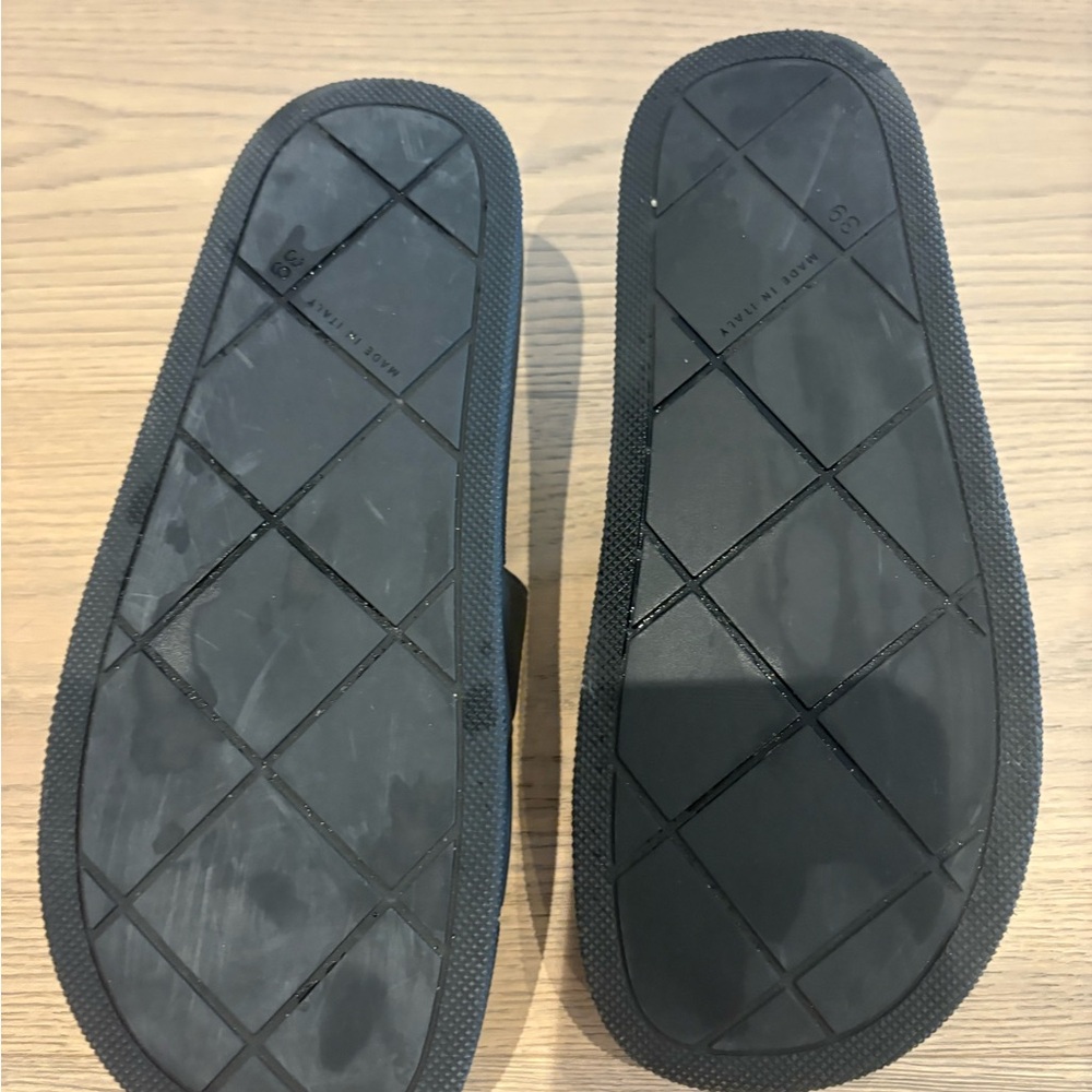 Bottega Veneta Black Quilted Sandals - Picture 11 of 11